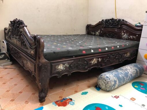 giường gỗ gụ cũ