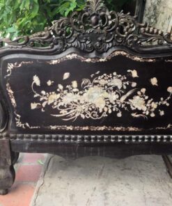 Giường cổ gỗ gụ