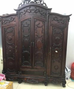 Tủ quầng áo gỗ gụ đục hoa lá tây