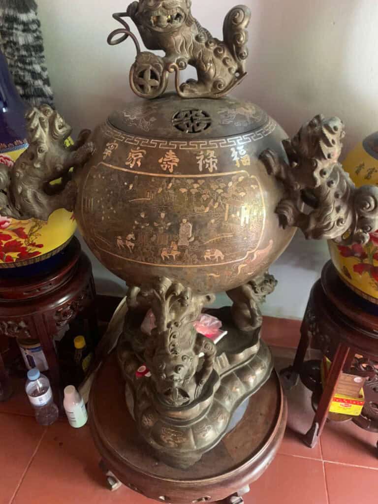 mua bàn thờ cũ
