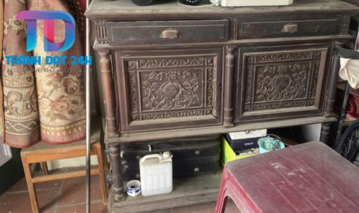 tủ bày đồ pháp cổ