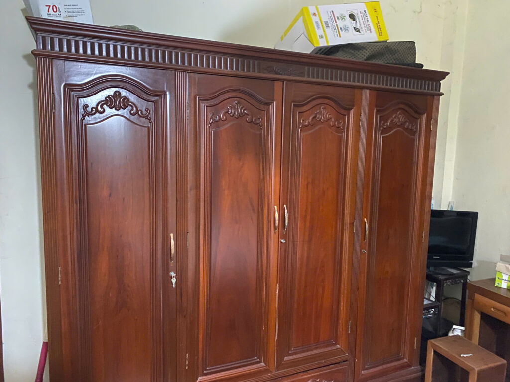 Tủ áo gỗ gụ 4 cánh
